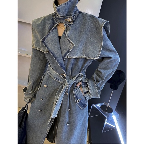 NWT Denim Trench Coat - Stylish, elegant.. dress it up or down - Size M - Picture 4 of 4